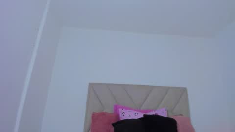 Snapshot of emy_colee chatting on 10.10.25 Emy online show from 10.10.25