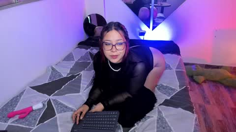 Im Emily would you like to help me reach 100  online show from 12.04.24