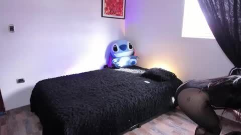 Im Emily would you like to help me reach 100  online show from 09.22.25