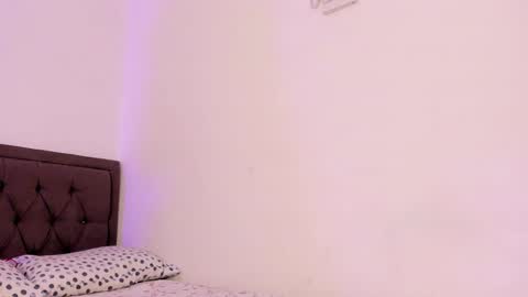 Emiliana online show from 01.13.25