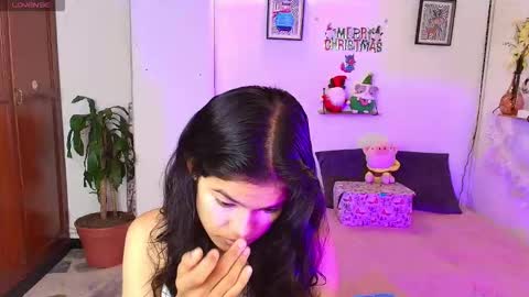 emycarver09 online show from 12.05.25