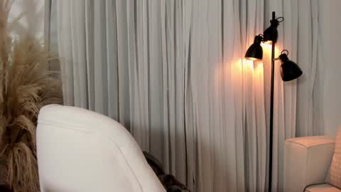 Snapshot of emyconneer chatting on 12.06.24 emyconneer online show from 12.06.24