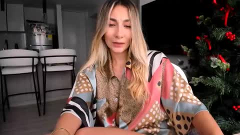 Snapshot of emyconneer chatting on 12.13.24 emyconneer online show from 12.13.24