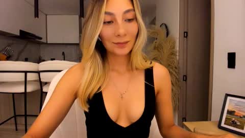 Snapshot of emyconneer chatting on 01.21.25 emyconneer online show from 01.21.25