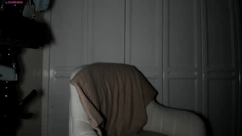 emyconneer online show from 12.04.25