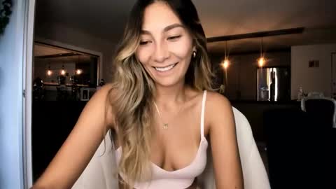 emyconneer online show from 01.08.26