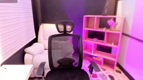 Snapshot of emysilver chatting on 12.06.24 Emy Silver online show from 12.06.24