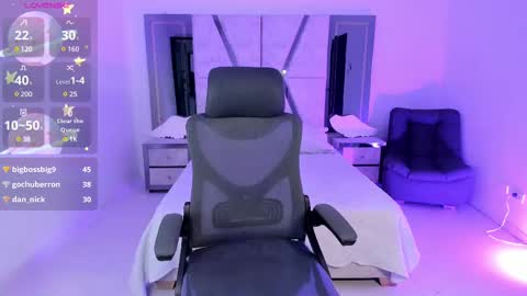 Snapshot of emysilver chatting on 02.19.25 Emy Silver online show from 02.19.25