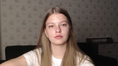 Snapshot of emysway chatting on 12.13.24 EmySway online show from 12.13.24