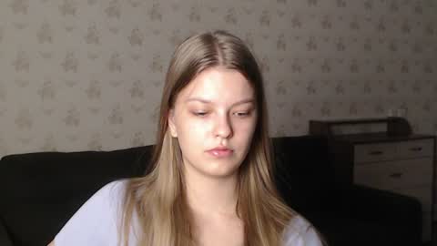 Snapshot of emysway chatting on 12.22.24 EmySway online show from 12.22.24