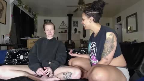 Cedar redhead and River brunette online show from 01.09.25