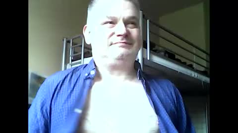 Snapshot of englishguysurrey chatting on 01.24.25 englishguysurrey online show from 01.24.25