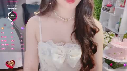 Enmilia online show from 05.09.26