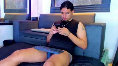 Snapshot of enrique_villa23 chatting on 09.21.25 enrique online show from 09.21.25