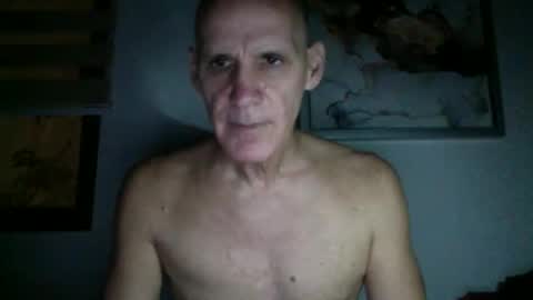 Snapshot of enriquelopez007073 chatting on 12.16.25 The Man 007 online show from 12.16.25