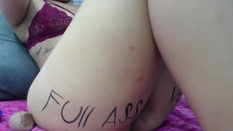 Snapshot of eny_dirty chatting on 01.23.25 Enny Dirty online show from 01.23.25