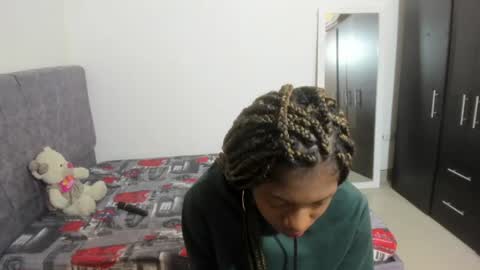 Snapshot of enyelsalas2 chatting on 10.30.25 Angela online show from 10.30.25