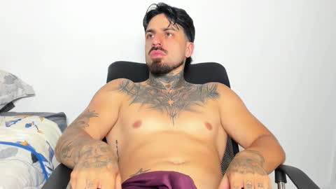 Enzo Aren online show from 10.31.25