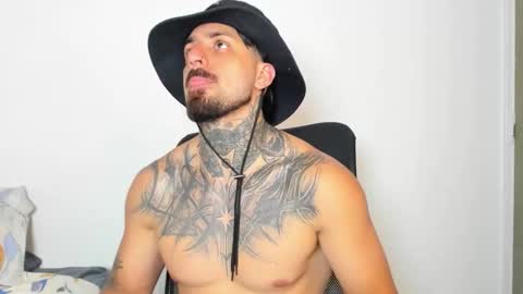 Enzo Aren online show from 10.31.25