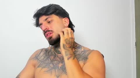 Enzo Aren online show from 11.15.25