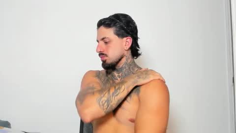 Enzo Aren online show from 12.18.25