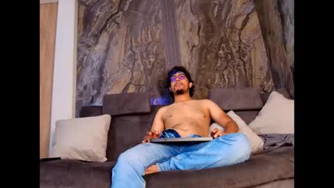 Snapshot of enzodarkwood chatting on 12.05.25 Enzo online show from 12.05.25