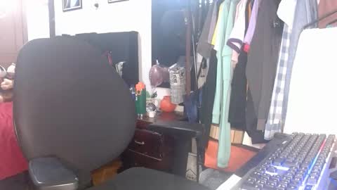 enzoyarack online show from 11.17.25