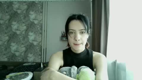 Snapshot of epifaniapaolino chatting on 02.04.26 Lucy NEXT STREAM January 5 HNY online show from 02.04.26