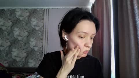 Snapshot of epifaniapaolino chatting on 02.19.26 Lucy NEXT STREAM January 5 HNY online show from 02.19.26