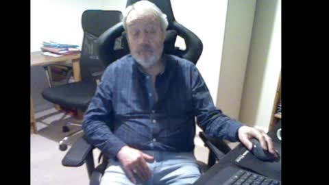 Snapshot of erasmus_d chatting on 12.30.24 erasmus_d online show from 12.30.24