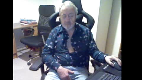 Snapshot of erasmus_d chatting on 12.31.24 erasmus_d online show from 12.31.24