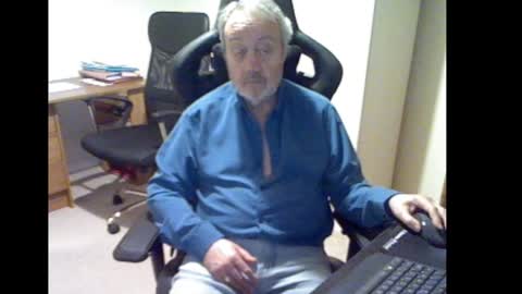 Snapshot of erasmus_d chatting on 01.03.25 erasmus_d online show from 01.03.25