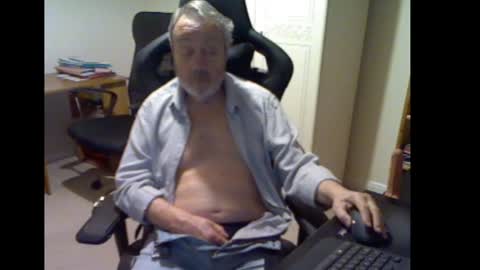 Snapshot of erasmus_d chatting on 01.09.25 erasmus_d online show from 01.09.25