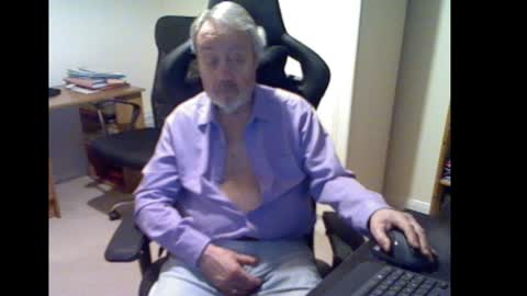 Snapshot of erasmus_d chatting on 02.01.25 erasmus_d online show from 02.01.25