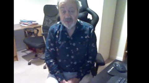 Snapshot of erasmus_d chatting on 02.10.25 erasmus_d online show from 02.10.25