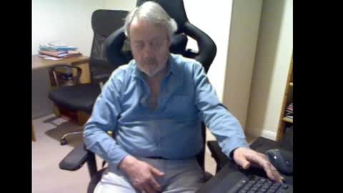 Snapshot of erasmus_d chatting on 02.14.25 erasmus_d online show from 02.14.25