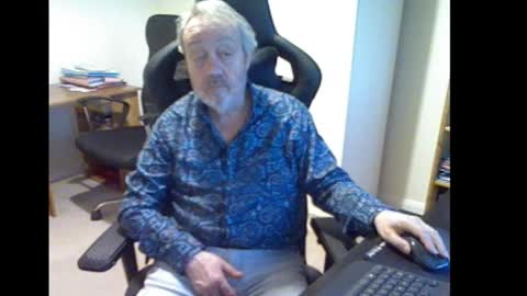 Snapshot of erasmus_d chatting on 02.16.25 erasmus_d online show from 02.16.25