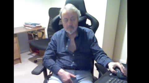 Snapshot of erasmus_d chatting on 02.22.25 erasmus_d online show from 02.22.25