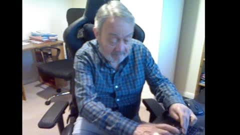Snapshot of erasmus_d chatting on 02.28.25 erasmus_d online show from 02.28.25