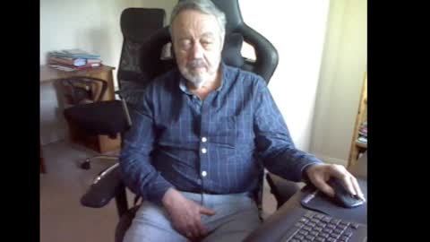 Snapshot of erasmus_d chatting on 03.11.25 erasmus_d online show from 03.11.25