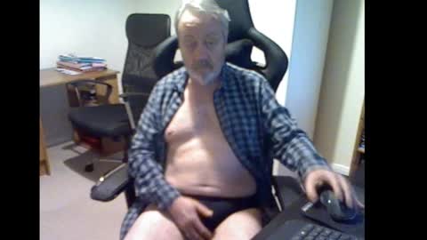 Snapshot of erasmus_d chatting on 03.12.25 erasmus_d online show from 03.12.25