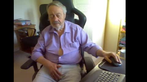 Snapshot of erasmus_d chatting on 09.15.25 erasmus_d online show from 09.15.25