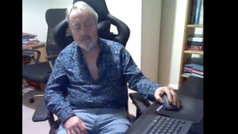 erasmus_d online show from 11.15.25