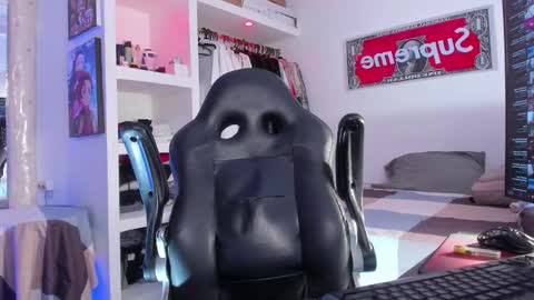 Snapshot of eren_blade_ chatting on 09.27.25 Tht BOSS Eren online show from 09.27.25