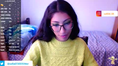 Snapshot of eren_mikasa chatting on 11.26.25 sofia online show from 11.26.25