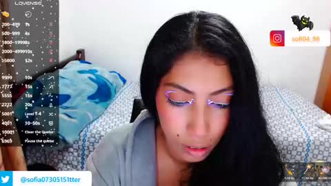 Snapshot of eren_mikasa chatting on 11.28.25 sofia online show from 11.28.25