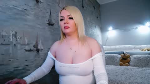 Snapshot of erencia chatting on 01.13.25 erencia online show from 01.13.25