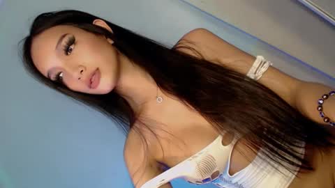 Elisa online show from 03.12.25