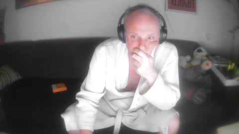 Snapshot of eric204 chatting on 02.02.25 Eric online show from 02.02.25