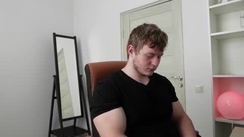 Snapshot of eric_poston chatting on 10.07.25 online show from 10.07.25